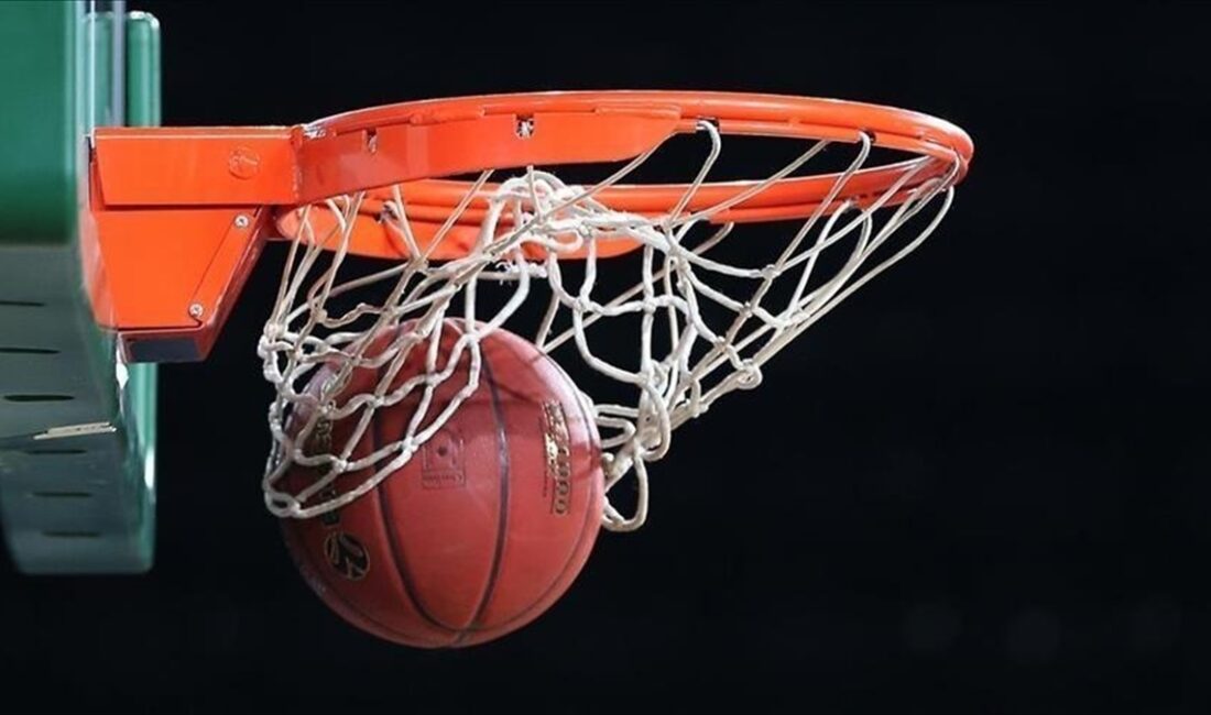 Basketbol 2023 FIBA Dünya Kupası'ndaki yarı final karşılaşmaları yarın yapılacak.