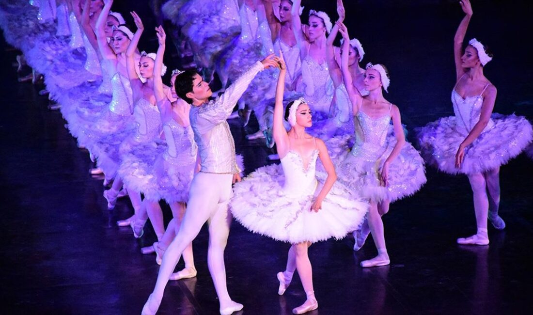 30. Uluslararası Aspendos Opera ve Bale Festivali'nde "Kuğu Gölü" balesi