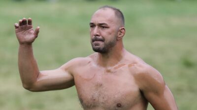 671. Tarihi Elmalı Yağlı Güreşleri'nin final maçında Osman Kan'ı yenen