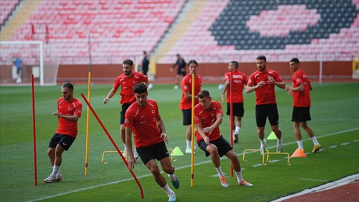 A Milli Futbol Takımı, hazırlık maçında yarın Belçika'da karşılaşacağı rakibi