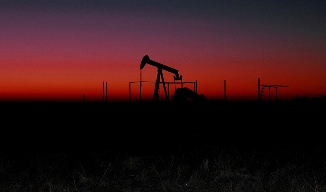ABD Enerji Enformasyon İdaresi (EIA), küresel petrol stoklarında beklenen azalmaya