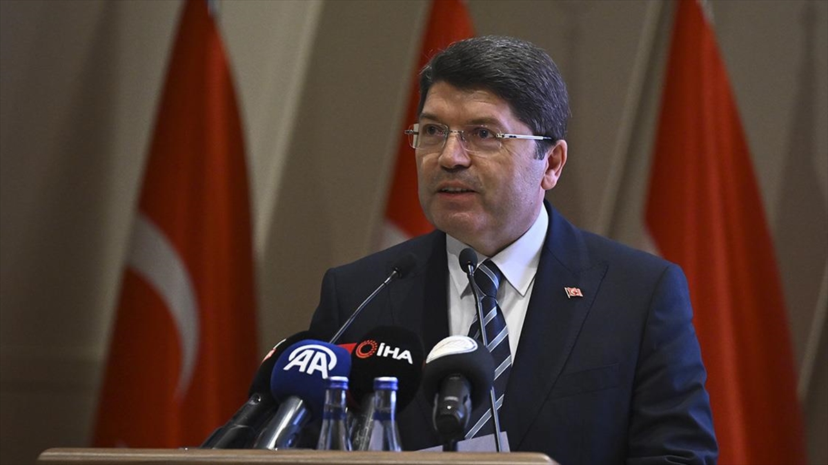 Bakan Tunç, "Adalet, toplumun huzur ve barışının, mutluluğunun, refahının sigortasıdır.