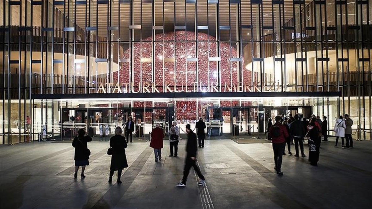 Atatürk Kültür Merkezi (AKM), 2023-2024 sezonuna iki özel konserle giriş