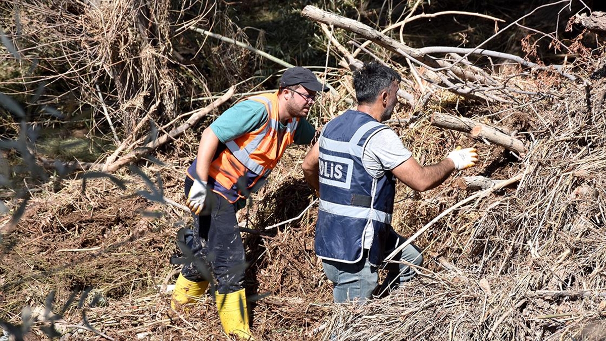 AKSARAY (AA) – AFAD, jandarma, polis, UMKE ve gönüllü ekipler,