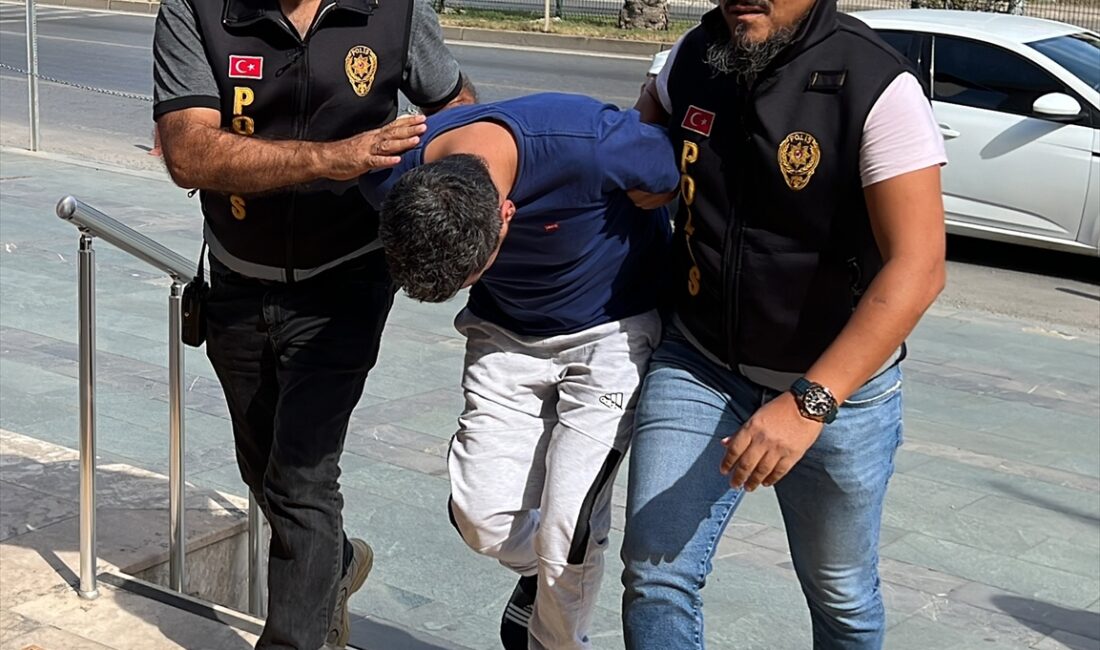 ANTALYA (AA) – Antalya'nın Alanya ilçesinde bir kişiyi bıçakla öldürdüğü