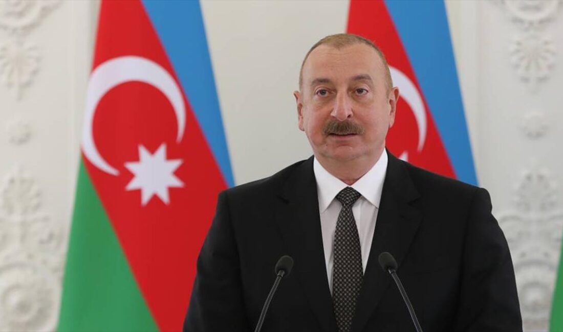 Azerbaycan Cumhurbaşkanı İlham Aliyev, Kuzey Kıbrıs Türk Cumhuriyeti (KKTC) bayrağının