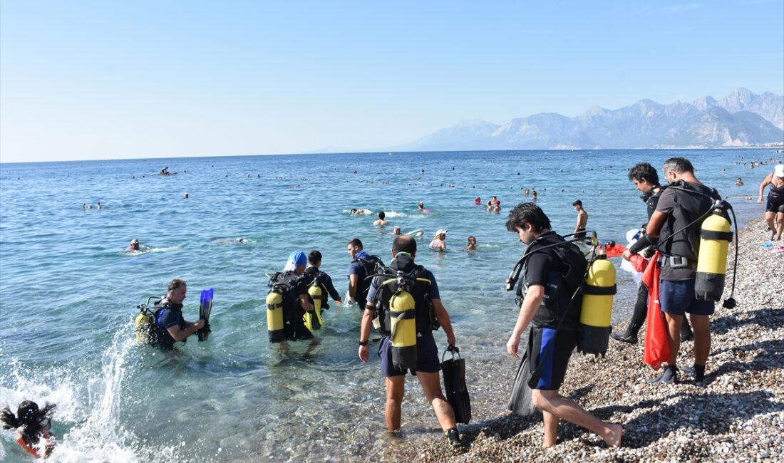 ANTALYA (AA) – Antalya'da "Uluslararası Kıyı Temizleme Günü" kapsamında kıyı