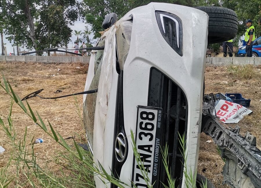 ANTALYA (AA) – Antalya'nın Finike ilçesinde meydana gelen trafik kazasında