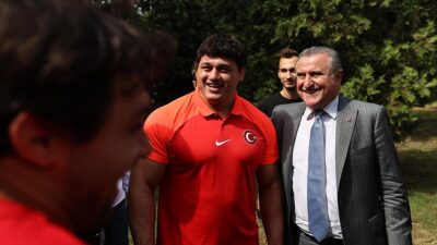 Gençlik ve Spor Bakanı Osman Aşkın Bak, Sırbistan'da yapılan Dünya