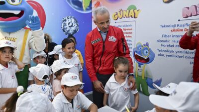 Ulaştırma ve Altyapı Bakanı Abdulkadir Uraloğlu, TEKNOFEST'e gösterilen ilginin memnuniyet