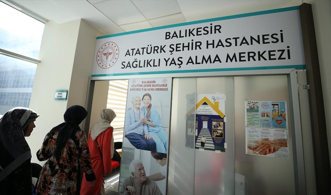 Sağlık Bakanlığınca Balıkesir'de kurulan Sağlıklı Yaş Alma Merkezi (YAŞAM), 65