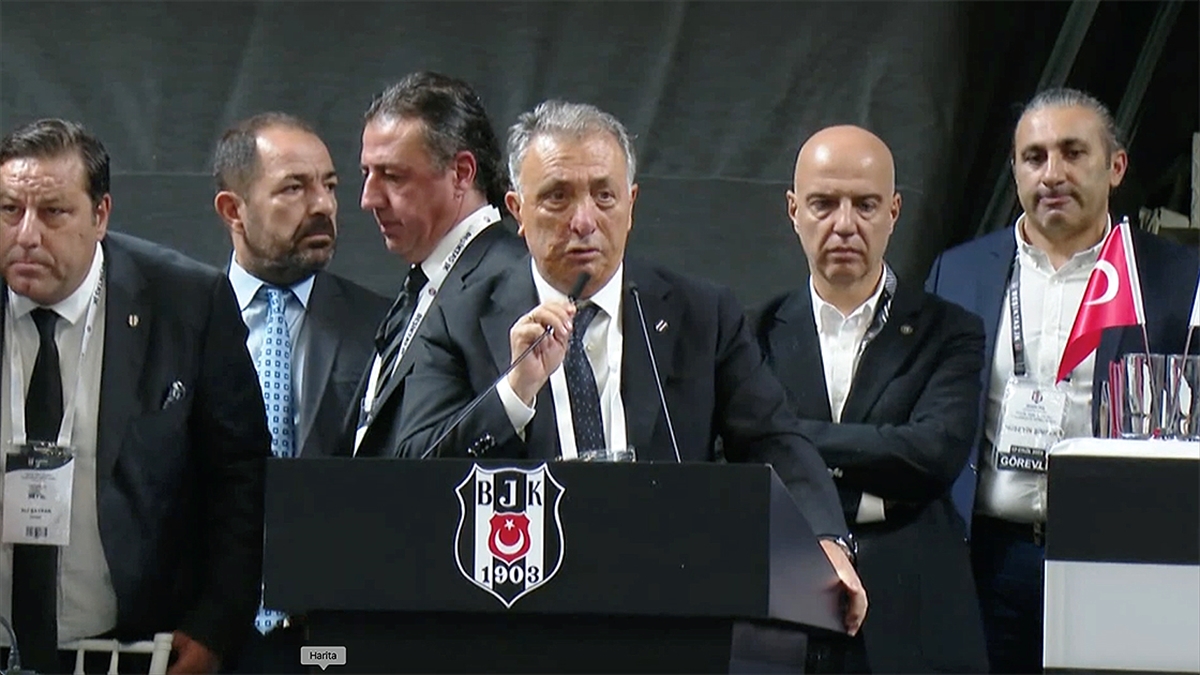 Kulüp başkanı Ahmet Nur Çebi, "Tüzük bizim yönetim kurulumuzun getirdiği