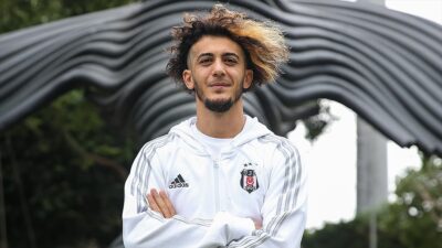 Beşiktaş Kulübü, Tayfur Bingöl'ü bonservisiyle transfer ettiğini duyurdu.