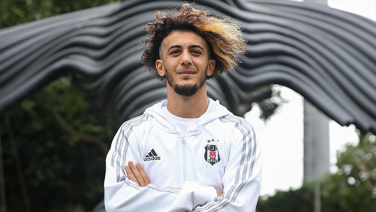Beşiktaş Kulübü, Tayfur Bingöl'ü bonservisiyle transfer ettiğini duyurdu.