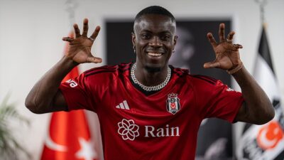 Beşiktaş'ın İngiltere'nin Manchester United takımından kadrosuna kattığı Eric Bailly, imzayı