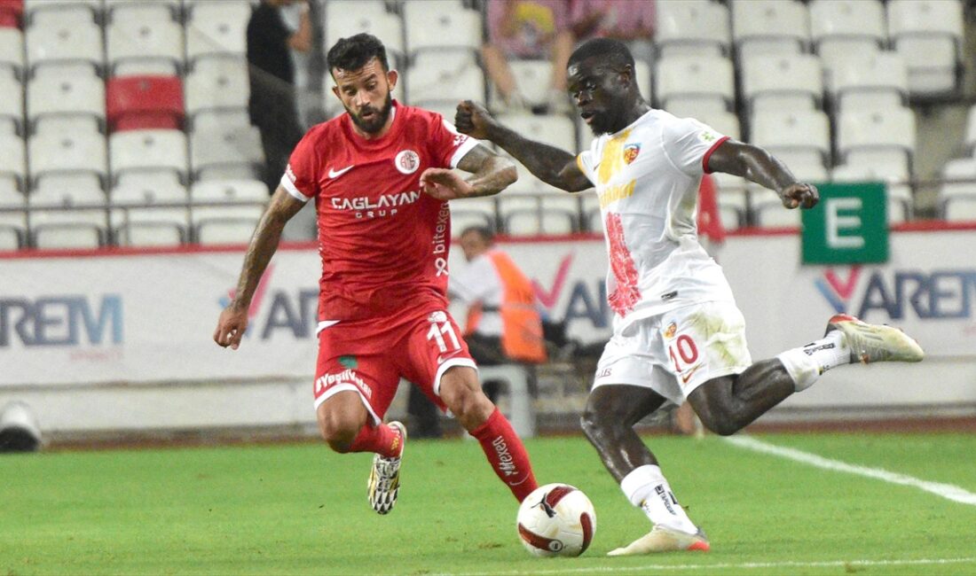Bitexen Antalyaspor ile Mondihome Kayserispor 1-1 berabere kaldı.