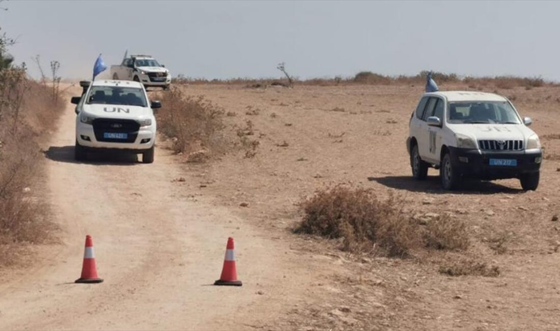 Birleşmiş Milletler (BM) Barış Gücü askerleri, Lefkoşa’daki Yeşil Hat’a sınır