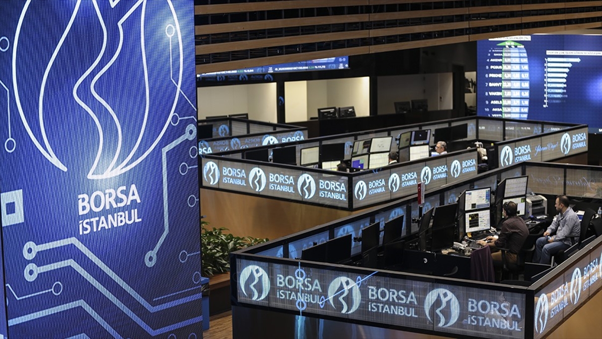 Borsa İstanbul'da BIST 100 endeksi, yüzde 2,15 değer kaybederek günü