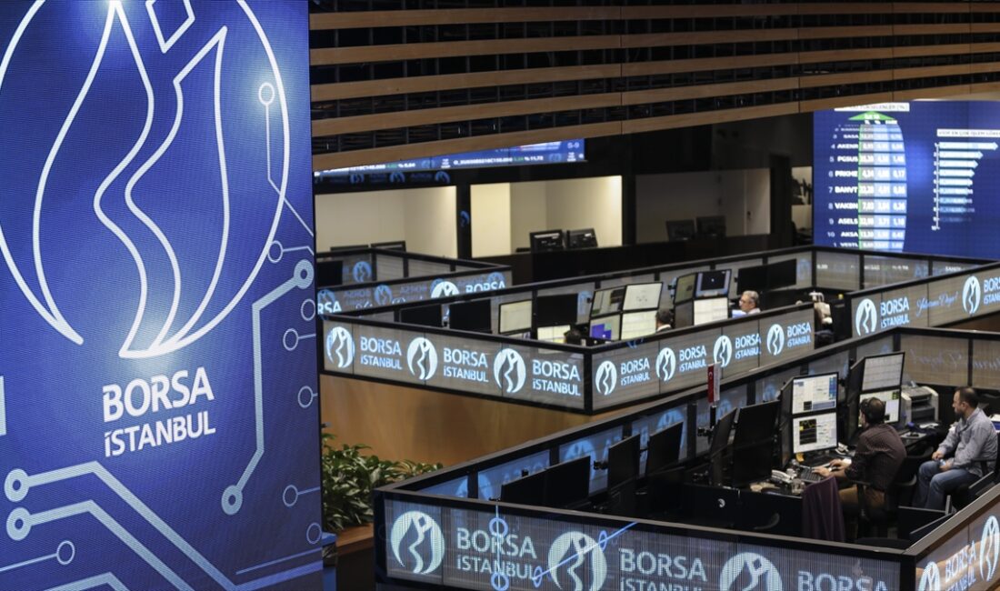 Borsa günün ilk yarısında rekor seviyeyi gördü İSTANBUL (AA) – BIST 100 endeksi, 8.019,44 puanla tüm zamanların