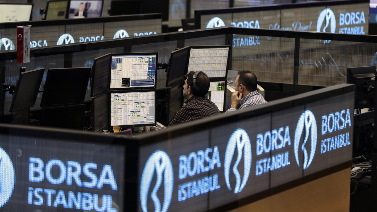 İSTANBUL (AA) – BIST 100 endeksi, 8.313,92 puanla tüm zamanların