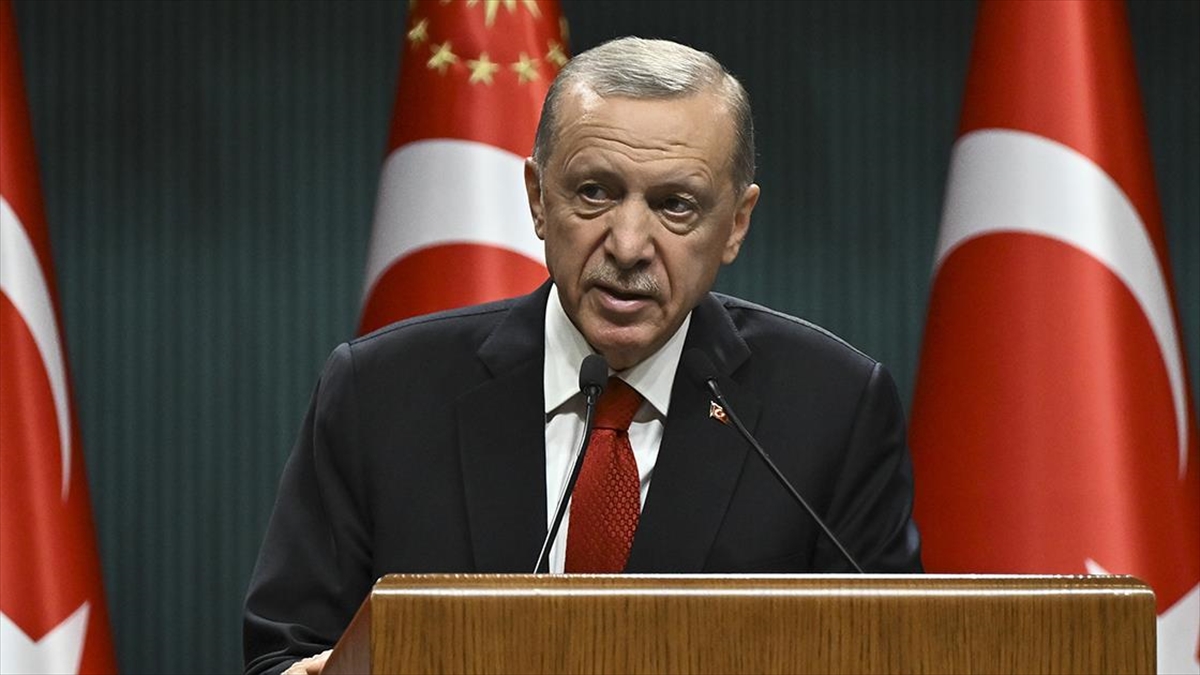 Cumhurbaşkanı Recep Tayyip Erdoğan, "Türkiye, Libya halkının yanındadır. AFAD'ımızın koordinasyonunda