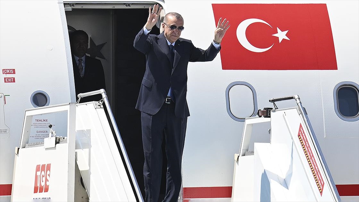 Cumhurbaşkanı Recep Tayyip Erdoğan, Hindistan'ın başkenti Yeni Delhi'de düzenlenecek 18'inci