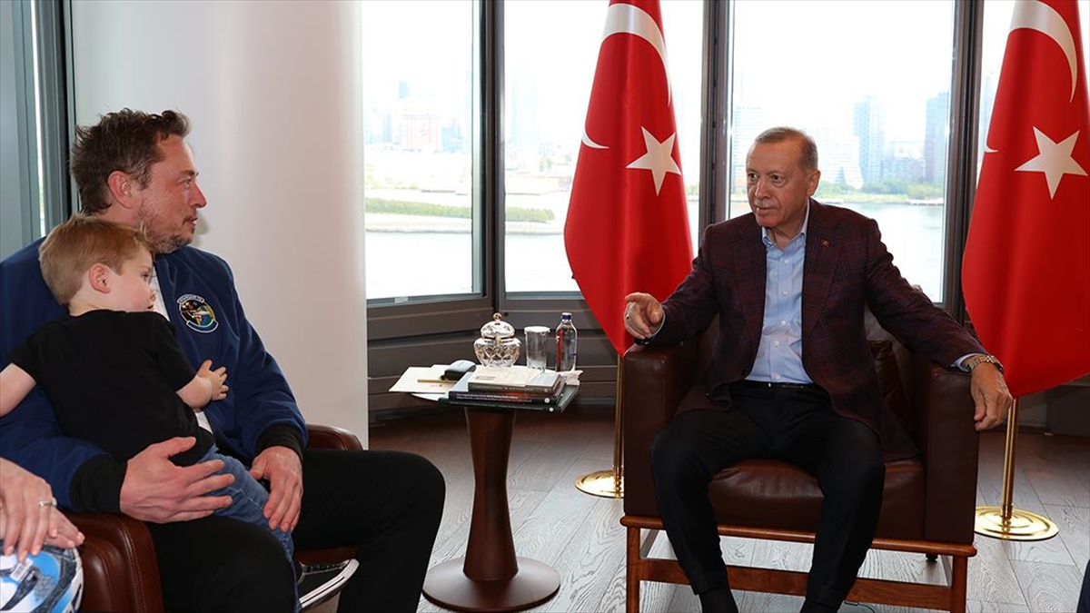 Cumhurbaşkanı Recep Tayyip Erdoğan, Tesla ve SpaceX'in kurucusu Elon Musk'ı
