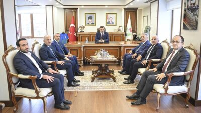 Cumhurbaşkanı Yardımcısı Cevdet Yılmaz, Rize Valiliği'ni ziyaret etti.