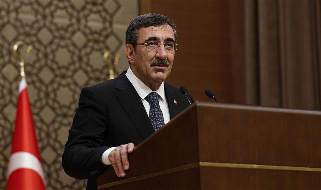 Yılmaz, yurt dışına eğitim amacıyla gönderilen öğrencilerin burslarının kırtasiye ödeneği
