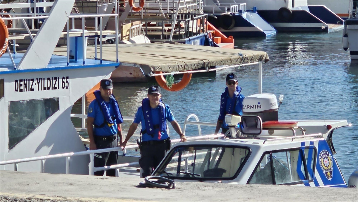 Van'da, İl Emniyet Müdürlüğü bünyesindeki deniz polisi ekipleri, Van Gölü'nde