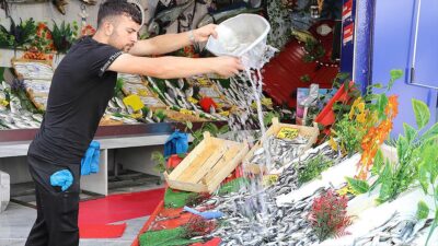 EDIRNE (AA) – Av yasağının kalkmasıyla gece saatlerinde denize a&ccedil;ılarak