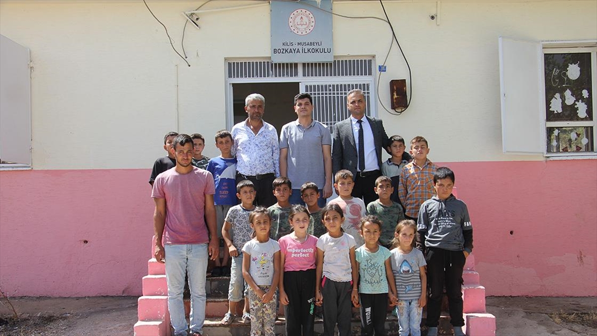 KİLİS (AA) – Depremlerde hafif hasar alan köy okulu, İl