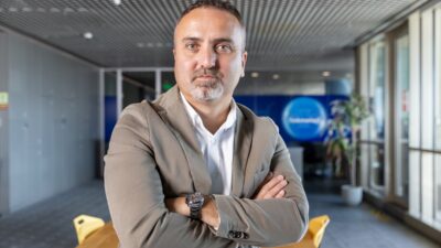 -Satış ve İş Geliştirmeden Sorumlu Başkan Yardımcısı Evren Saydam olurken,