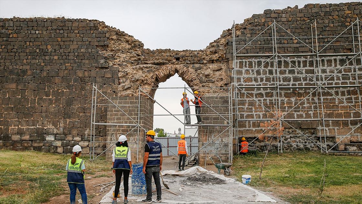 Diyarbakır Büyükşehir Belediyesince, UNESCO Dünya Mirası Listesi'ndeki tarihi Diyarbakır Surları'nın