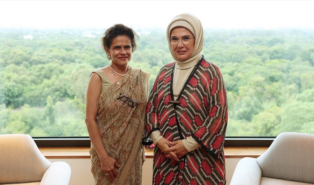 Cumhurbaşkanı Recep Tayyip Erdoğan'ın eşi Emine Erdoğan, Hindistan'da kadın ve