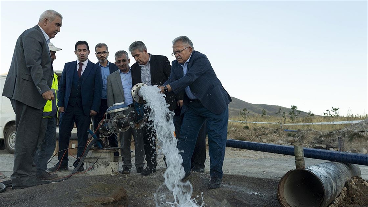 Erciyes Dağı'nda devam eden jeotermal sondaj çalışmalarında 35,9 derecelik suya