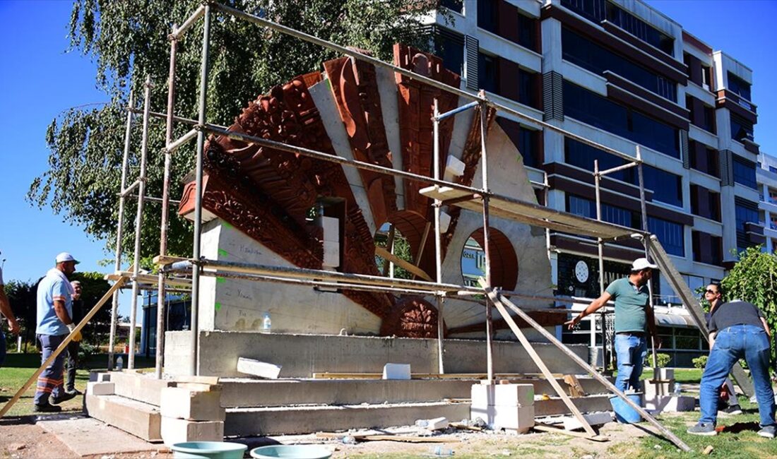 Uluslararası Eskişehir Pişmiş Toprak Sempozyumu'nda 24 sanatçı tarafından seramikten, Anadolu