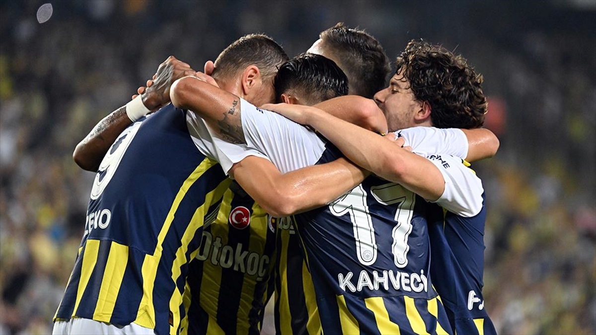 UEFA Avrupa Konferans Ligi H Grubu'nda mücadele edecek Fenerbahçe, oyuncu