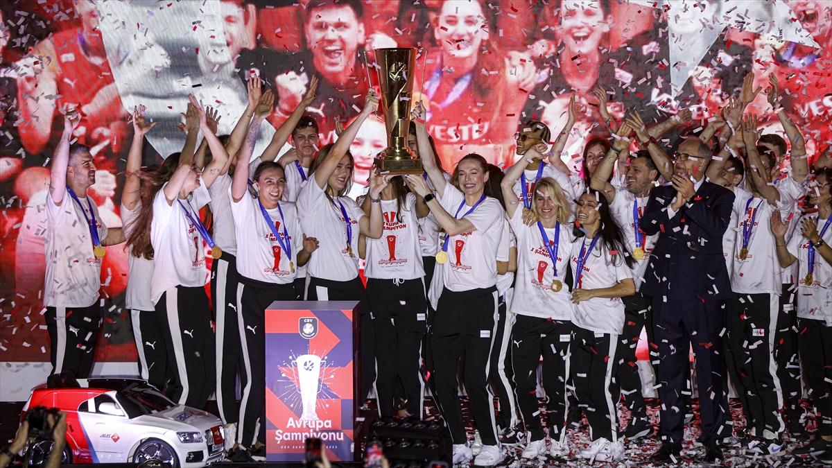2023 CEV Avrupa Şampiyonası finalinde Sırbistan'ı 3-2 yenerek şampiyon olan