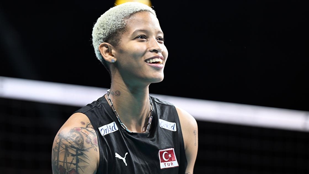 Avrupa Voleybol Şampiyonası ve Milletler Ligi'nde şampiyon olan ay-yıldızlı ekibin