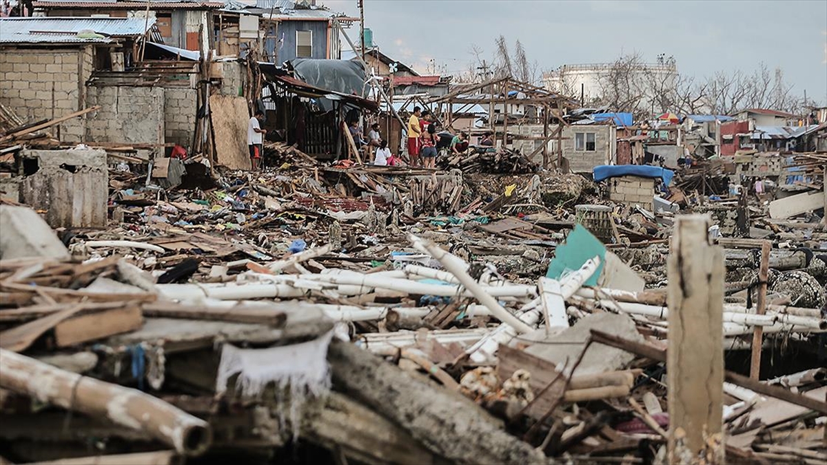 Filipinler'i vuran "Saola ve Haikui" tayfunları, ülkenin farklı bölgelerinde 514