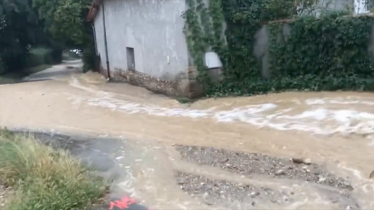 Fransa'nın güneydoğusu ve kuzeyi başta olmak üzere birçok bölgesinde kuvvetli