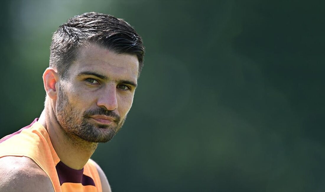 Galatasaray Kulübü, Fransız sağ bek oyuncusu Leo Dubois'nın RAMS Başakşehir'e