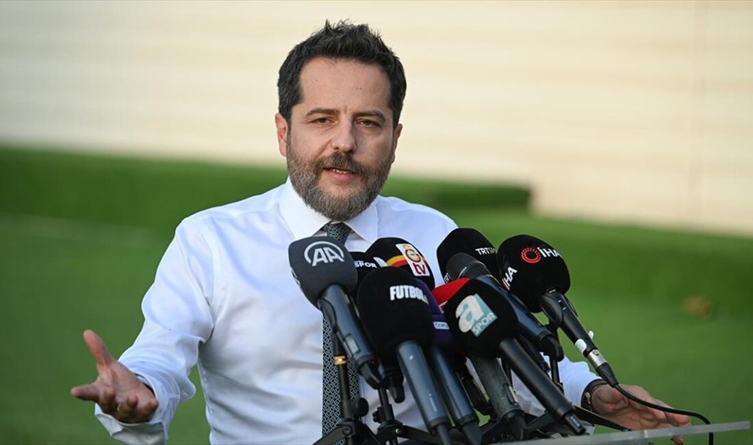 Galatasaray Sportif AŞ Başkan Vekili Erden Timur, yabancı transferini kapattıklarını,