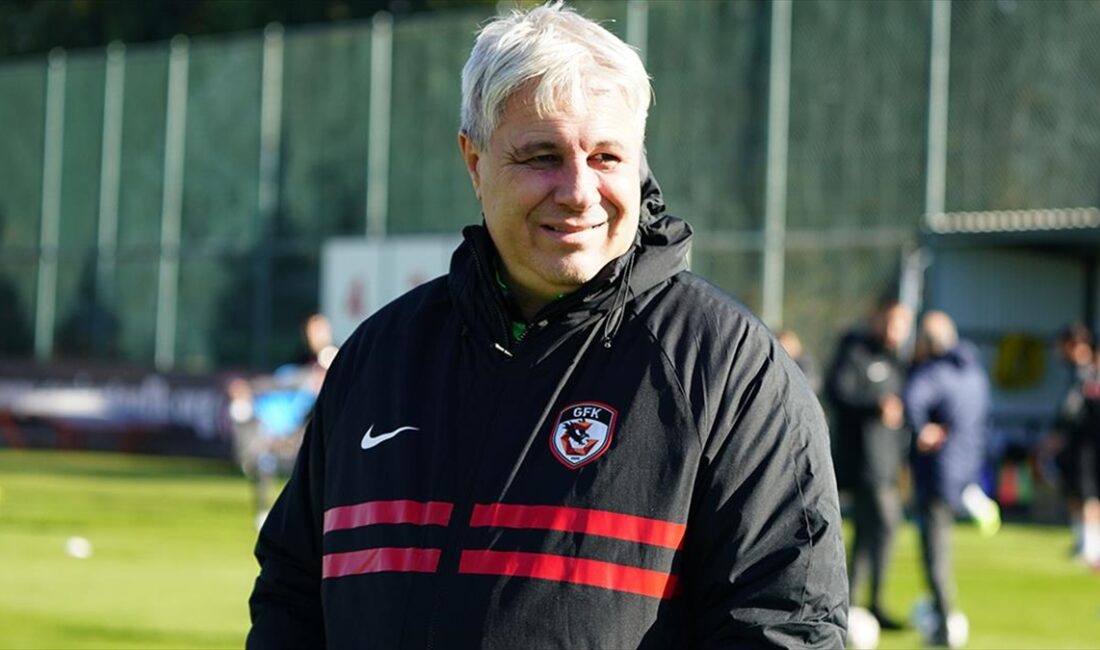 Trendyol Süper Lig ekiplerinden Gaziantep FK, teknik direktör Marius Sumudica