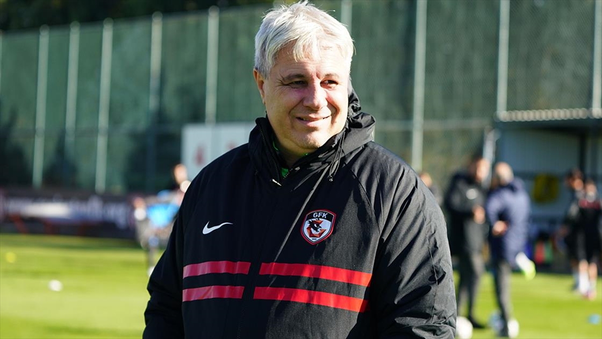 Trendyol Süper Lig ekiplerinden Gaziantep FK, teknik direktör Marius Sumudica