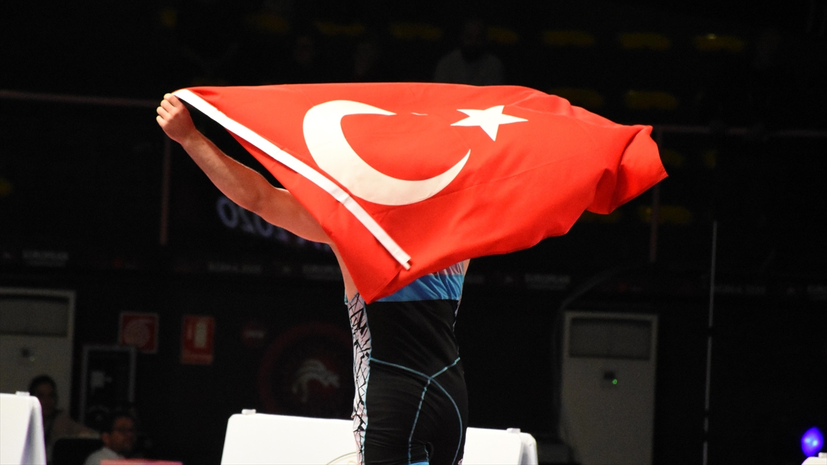 Güreşte gözler yarın Sırbistan'da başlayacak Dünya Şampiyonası'na çevrilecek. Şampiyonada toplam