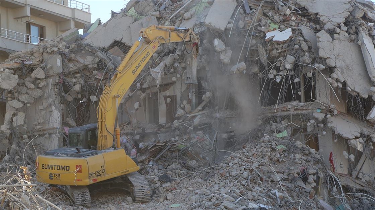 Kahramanmaraş merkezli 6 Şubat'taki depremlerden etkilenen Hatay'da ağır hasarlı binaların