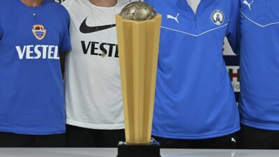 Hentbolda Kadınlar Süper Kupa'yı Kastamonu Belediyespor'u 34-28 yenen Armada Praxis