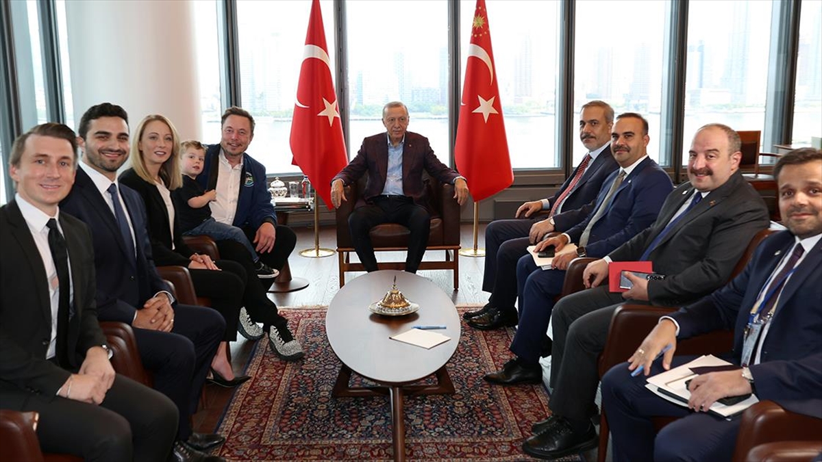 Tesla ve SpaceX'in kurucusu Elon Musk, Starlink uydu hizmetlerini Türkiye'de